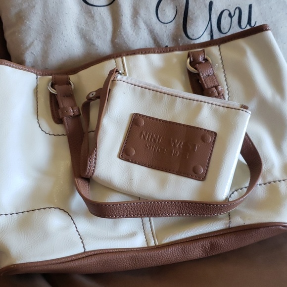 Purse - Picture 2 of 7